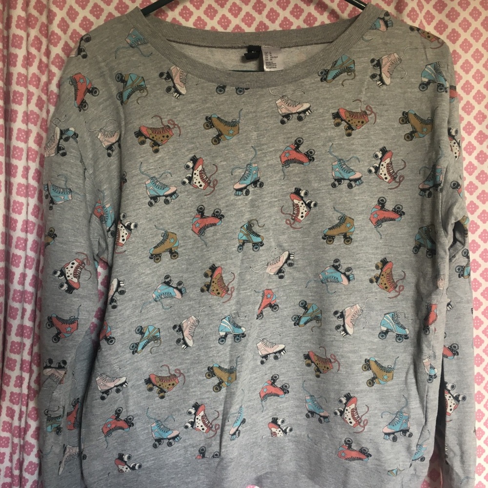 H&M Divided roller skates shirt